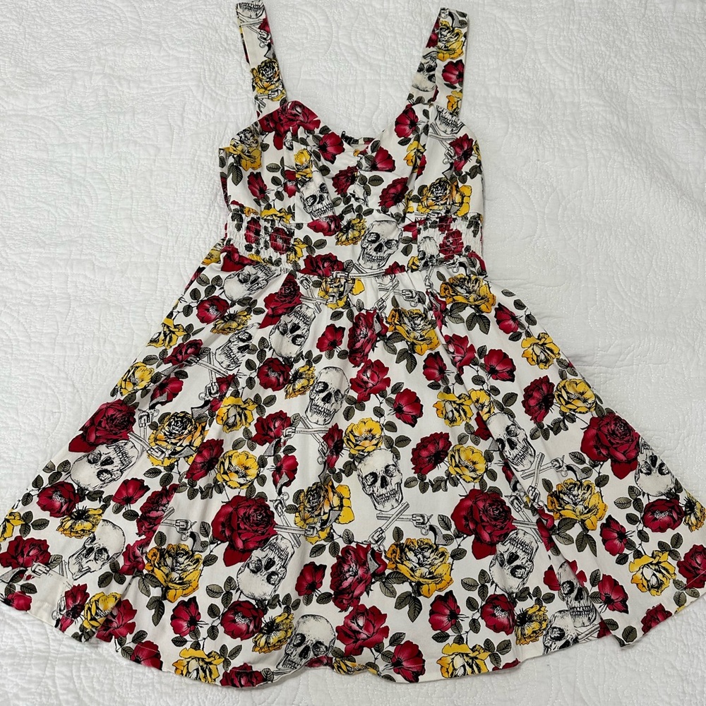 Red and Yellow Sleeveless Sundress with Scoop Neck for Casual Occasions